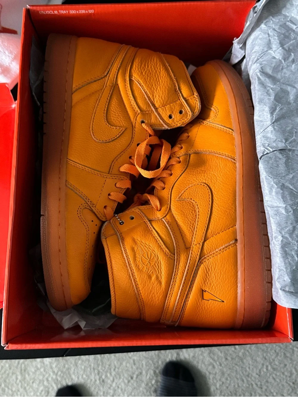 Jordan Gatorade Bundle: AJ1 Orange Peel 10.5 + Jordan Coach Jacket XL